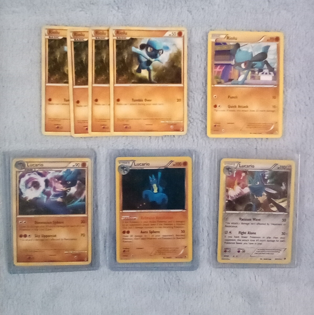 ✨Lucario Holo Evolution Pokemon Card Bundle✨